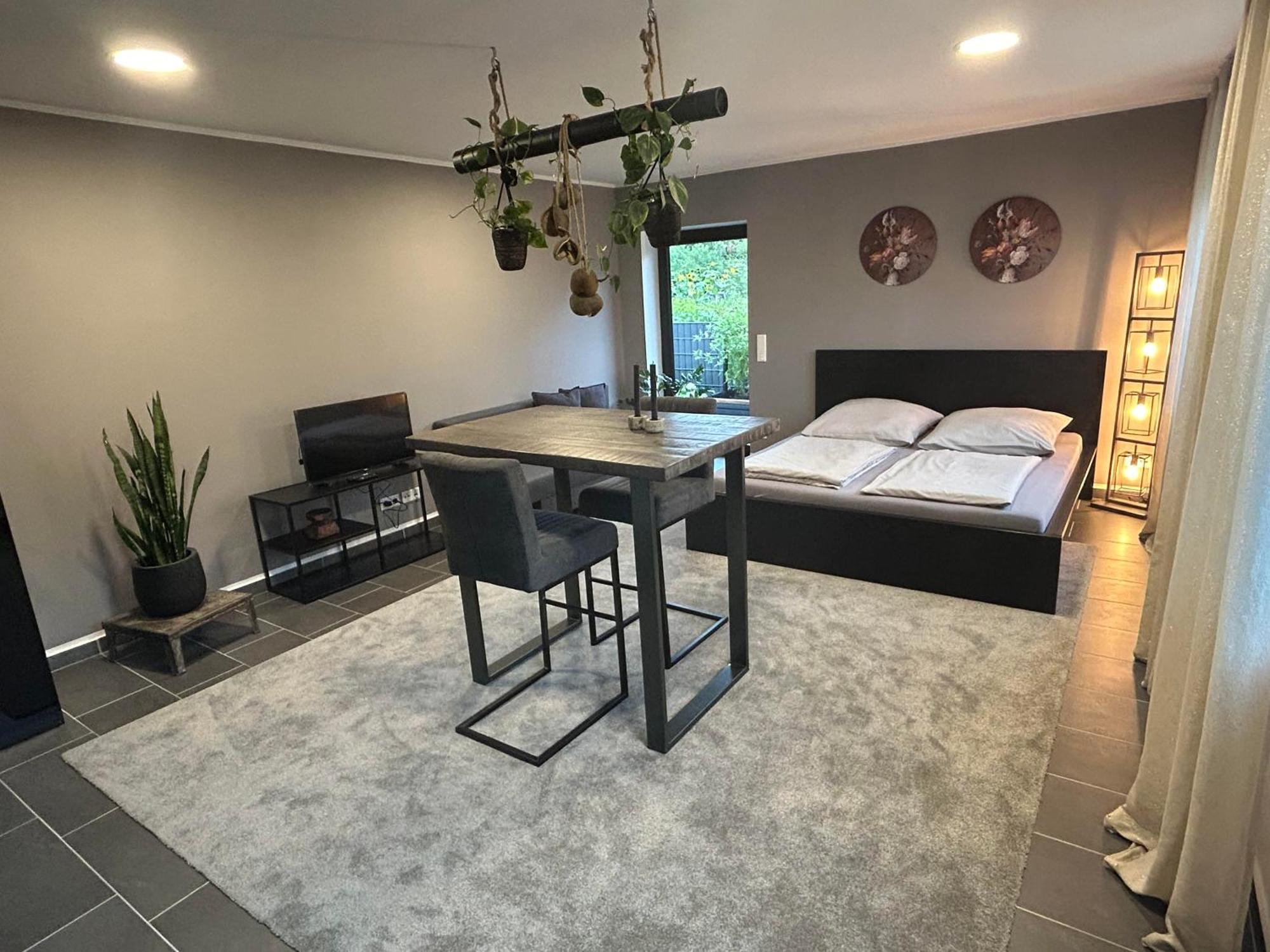 Cosy Bungalow-Apartment In Ruhiger Toplage - Naehe Duesseldorf เครเฟลด์ ภายนอก รูปภาพ